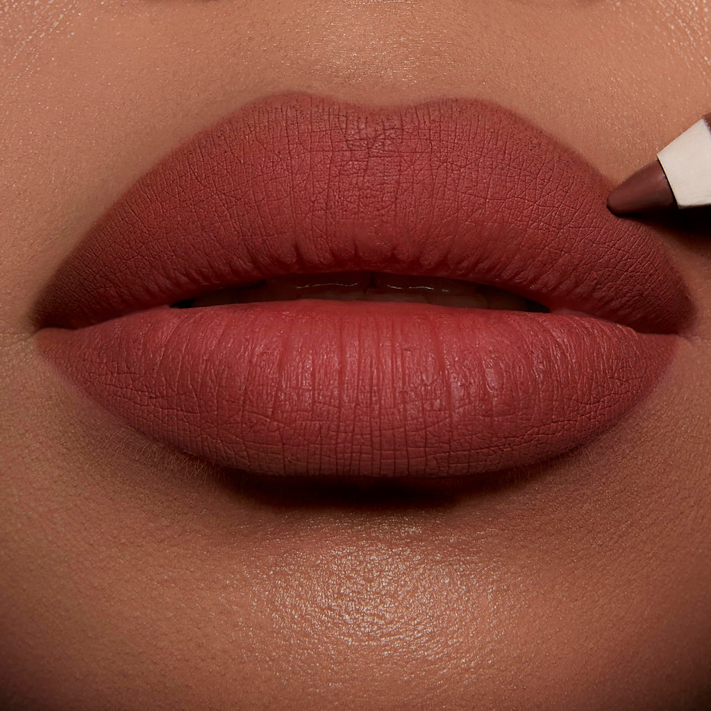 Charlotte Tilbury Lip Cheat Lip Liner Pencil - Gives Lips a Fuller-Looking, Defined Pout - Enriched with Jojoba Oil & Hyaluronic Acid - Waterproof, Smudge-Proof & Transfer-Proof